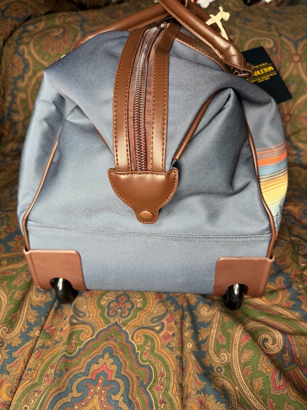 Pendleton Roller Travel Bag, NWT, 11”H, 12”W, 22”L Get it before it’s gone! 💼 💨 - Picture 5 of 16